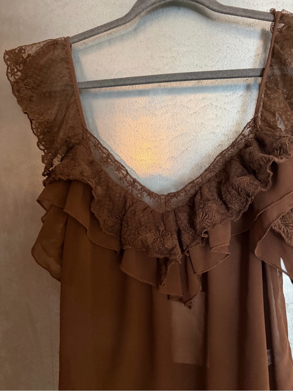 Zara Brown Lace Ruffle Sleeveless Tank Top - Picture 2 of 3